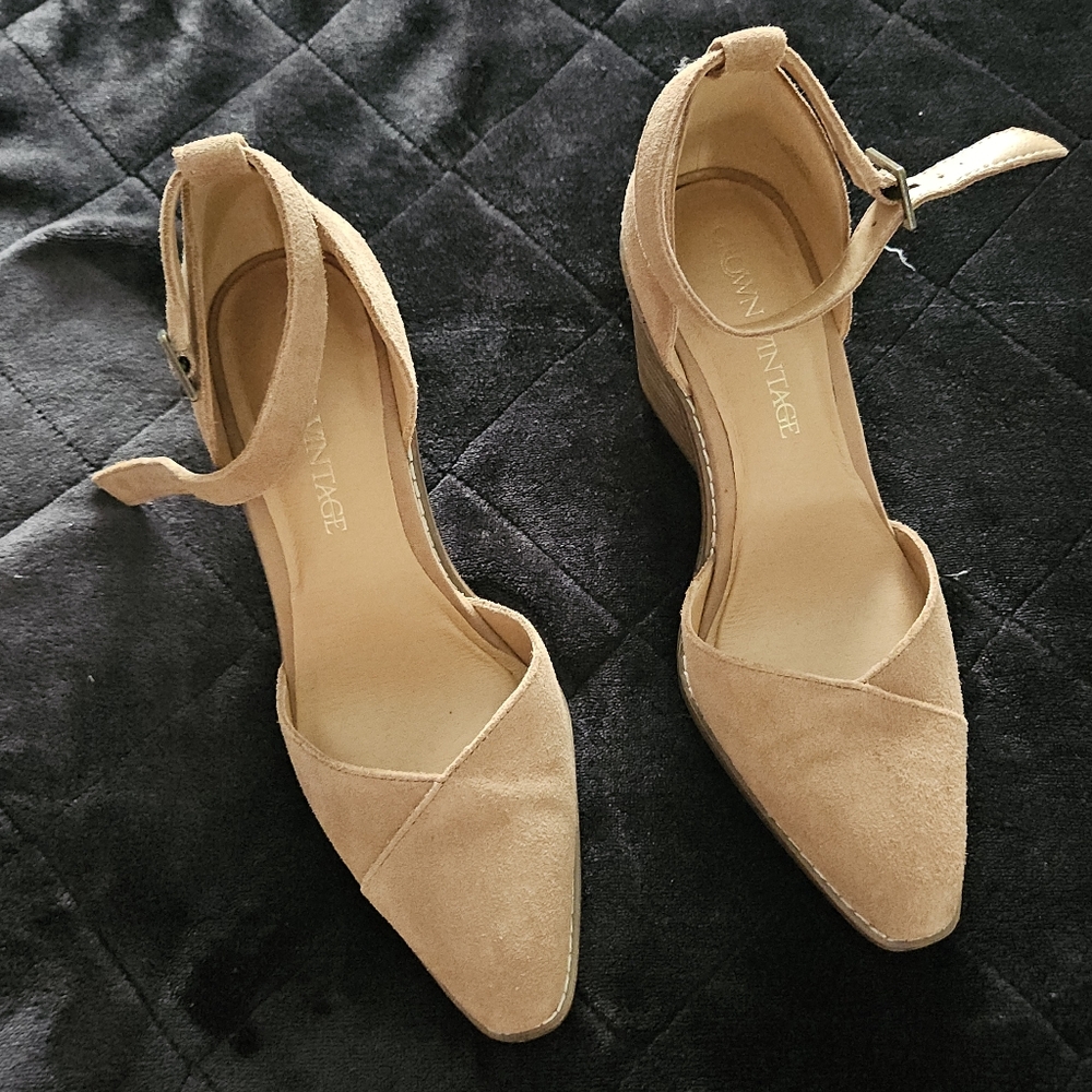 Crown Vintage Tan Pointed Ankle-Strap Wedges
